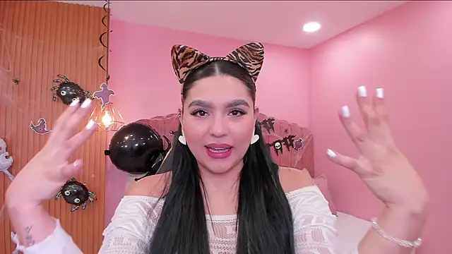 eva sainnt online show from 10-05-25, 03:58