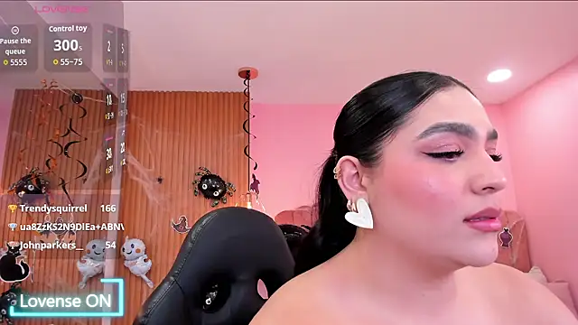 eva sainnt online show from 10-14-25, 04:02