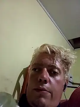 Snapshot of andredomal chatting on 03-04-26, 12:40 andredomal online show from 03-04-26, 12:40