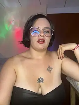 Snapshot of Mistress_Niky_ chatting on 04-13-26, 09:41 Mistress Niky online show from 04-13-26, 09:41