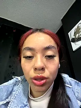 Tracy KS online show from 11-23-25, 03:05