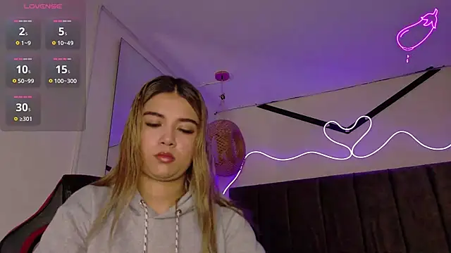 natasha  black online show from 10-28-25, 07:35