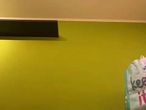 Snapshot of YoungTopGuy chatting on 11-30-25, 04:57 YoungTopGuy online show from 11-30-25, 04:57