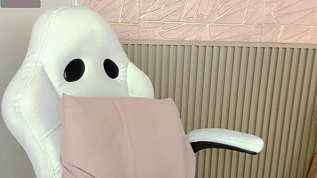 Gaviluc  online show from 11-26-25, 10:37