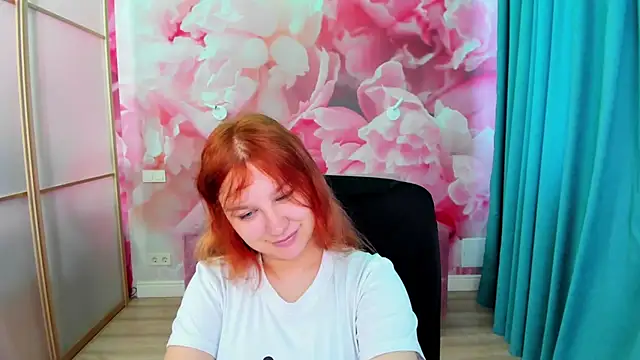 Snapshot of AngelinaLow chatting on 05-31-26, 05:24 AngelinaLow online show from 05-31-26, 05:24