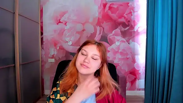 Snapshot of AngelinaLow chatting on 04-24-26, 11:45 AngelinaLow online show from 04-24-26, 11:45