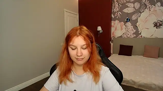 Snapshot of AngelinaLow chatting on 06-02-26, 11:32 AngelinaLow online show from 06-02-26, 11:32
