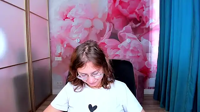 AngelinaLow online show from 11-14-25, 12:31