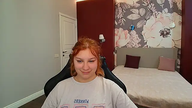 Snapshot of AngelinaLow chatting on 06-05-26, 11:27 AngelinaLow online show from 06-05-26, 11:27