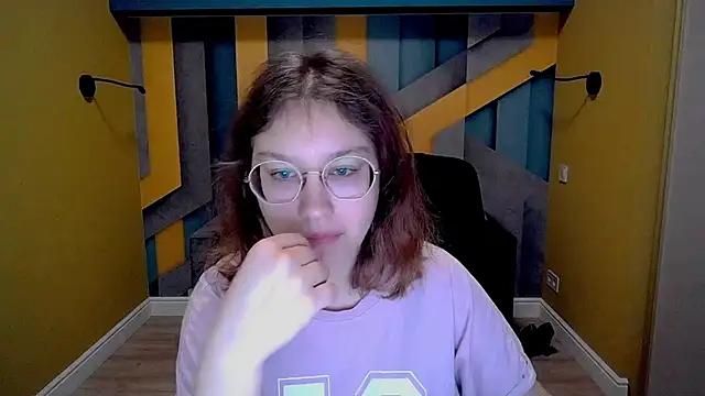 Snapshot of AngelinaLow chatting on 03-16-25, 09:38 AngelinaLow online show from 03-16-25, 09:38