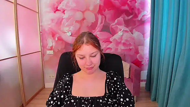 Snapshot of AngelinaLow chatting on 05-25-26, 11:31 AngelinaLow online show from 05-25-26, 11:31