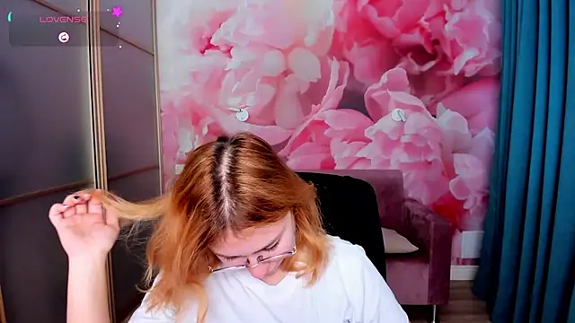 AngelinaLow online show from 01-11-26, 06:31