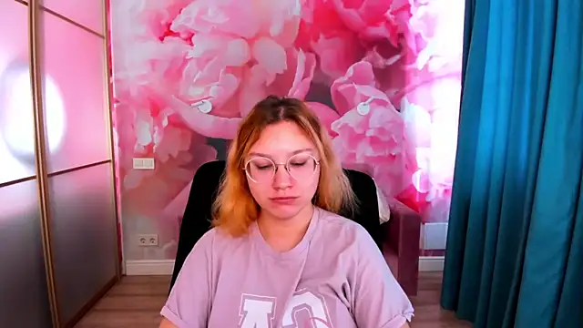 AngelinaLow online show from 03-10-26, 12:31