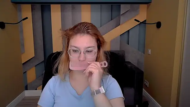 AngelinaLow online show from 01-05-26, 05:27