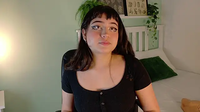 Snapshot of Kathe_sweetness chatting on 10-13-25, 11:45 Kathe sweetness online show from 10-13-25, 11:45