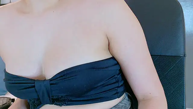 Snapshot of Kathe_sweetness chatting on 09-09-25, 11:41 Kathe sweetness online show from 09-09-25, 11:41