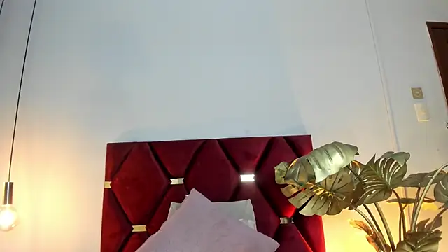 Snapshot of BeckyVidal chatting on 02-24-26, 04:41 BeckyVidal online show from 02-24-26, 04:41