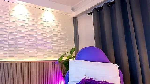 TiffanyWalk online show from 10-24-25, 11:20