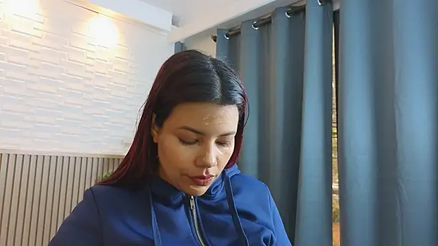 TiffanyWalk online show from 04-08-26, 12:50