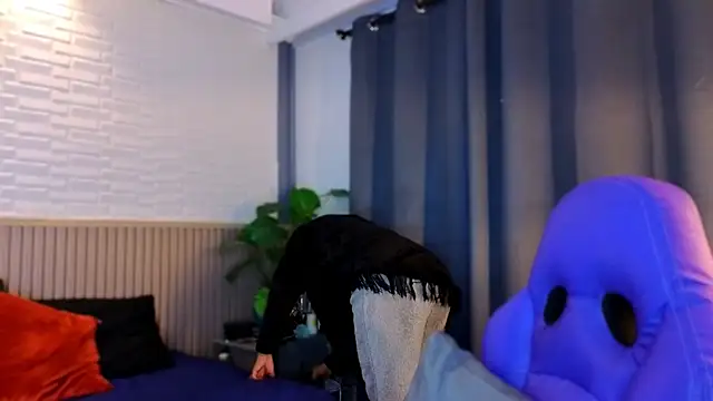 TiffanyWalk online show from 01-09-26, 11:39