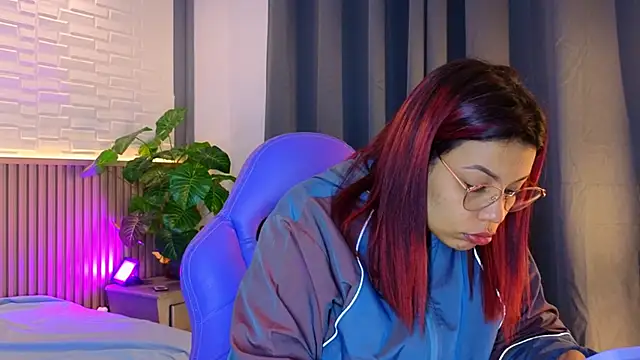 TiffanyWalk online show from 11-03-25, 11:14