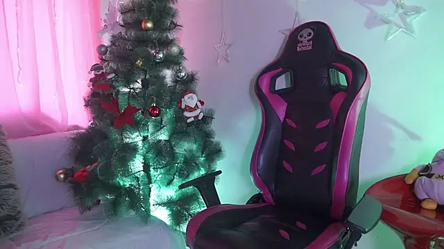 Madison Mayer online show from 12-19-25, 01:13