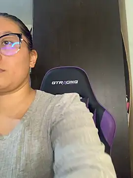 Snapshot of cloe_starr chatting on 03-19-25, 07:06 cloe starr online show from 03-19-25, 07:06