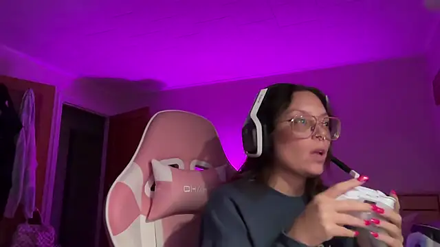 SpaceCowWhore online show from 09-21-25, 12:49