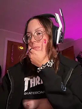 SpaceCowWhore online show from 10-02-25, 12:14