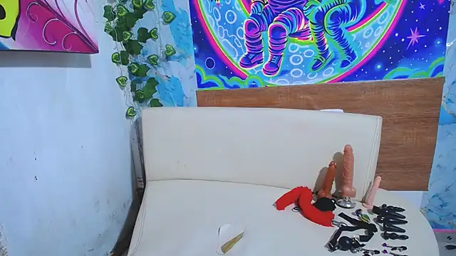 latina bigboos25 online show from 11-10-25, 02:27