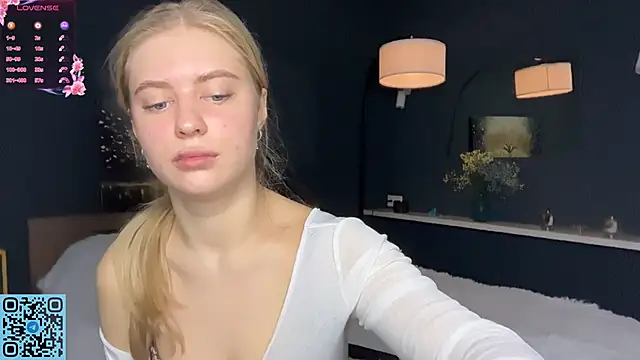 RadiantBliss online show from 10-26-25, 07:36