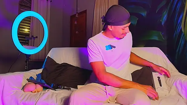 LiamByrne online show from 12-18-25, 04:06