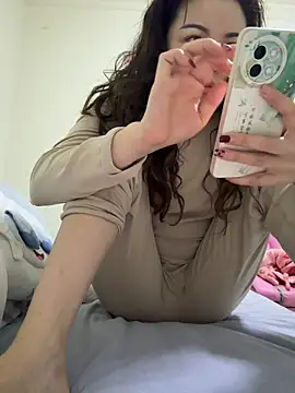 aa520uv online show from 04-10-26, 01:34