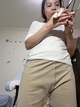 aa520uv online show from 04-12-26, 01:09