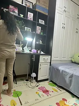 aa520uv online show from 04-08-26, 02:02