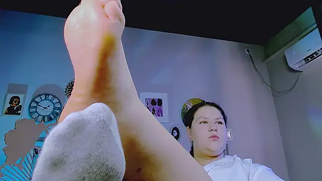 FlorenceAnderson online show from 10-07-25, 08:37