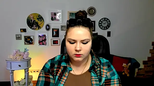 FlorenceAnderson online show from 03-22-25, 09:45