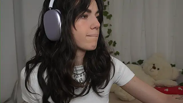 mystica  online show from 10-18-25, 11:23
