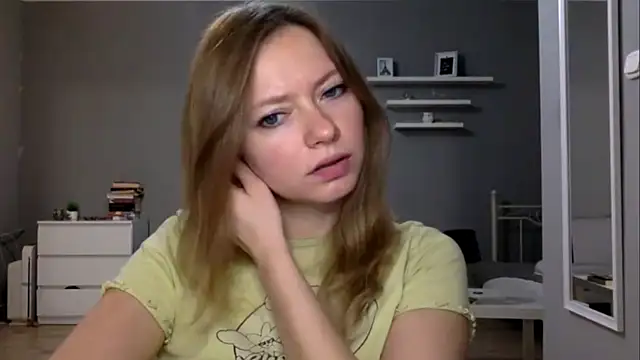 MillieShow online show from 11-22-25, 03:33