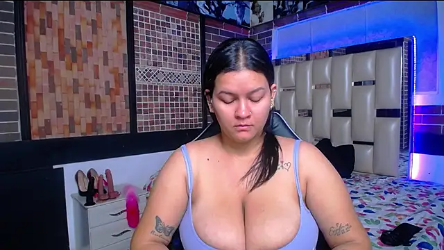 Snapshot of kriss_sweetboobs10 chatting on 10-10-25, 12:28 kriss sweetboobs10 online show from 10-10-25, 12:28