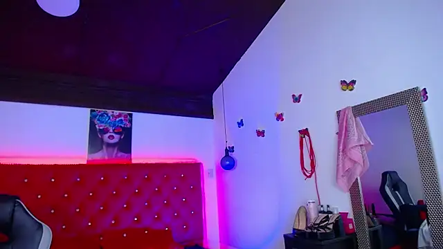 kriss sweetboobs10 online show from 11-05-25, 12:19