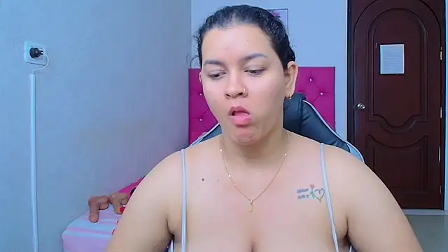kriss sweetboobs10 online show from 07-26-26, 12:45