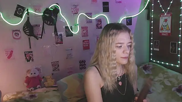 Your Horny Friends online show from 11-04-25, 01:26