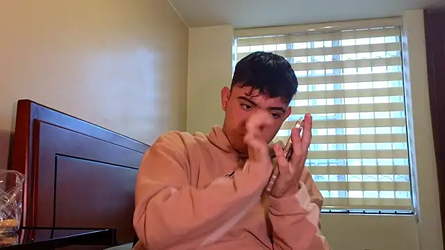 lukeboyce33 online show from 09-15-25, 10:21