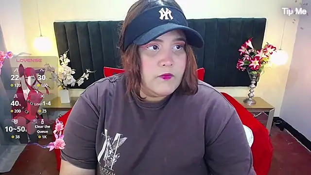 Snapshot of ailyn_maury chatting on 09-30-25, 01:22 ailyn maury online show from 09-30-25, 01:22