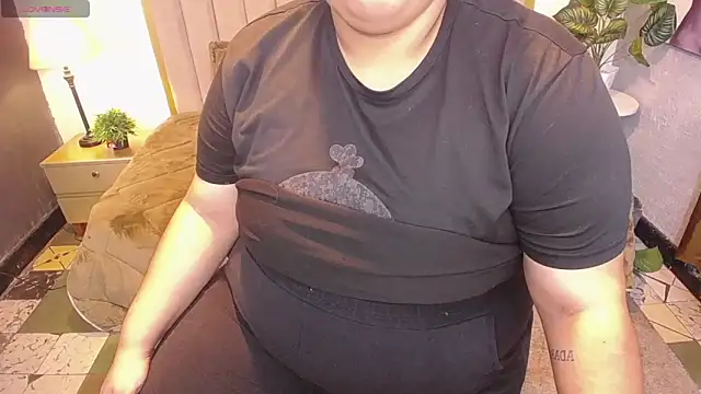 ailyn maury online show from 04-11-26, 01:37