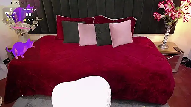 ailyn maury online show from 11-07-25, 01:32