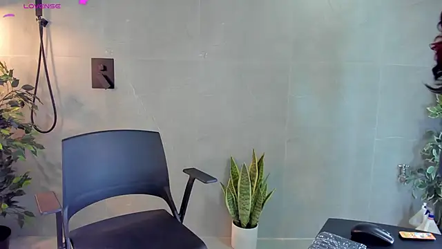 Snapshot of SammyDesire_10 chatting on 04-29-26, 05:30 SammyDesire 10 online show from 04-29-26, 05:30