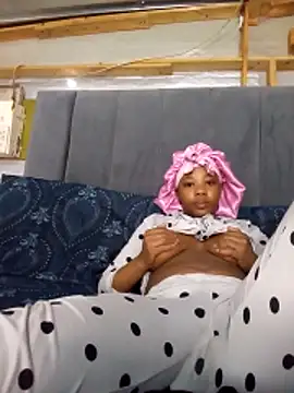 Hotytoty26 online show from 12-18-25, 09:47