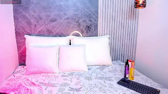 MiaScott5 online show from 03-20-25, 08:08